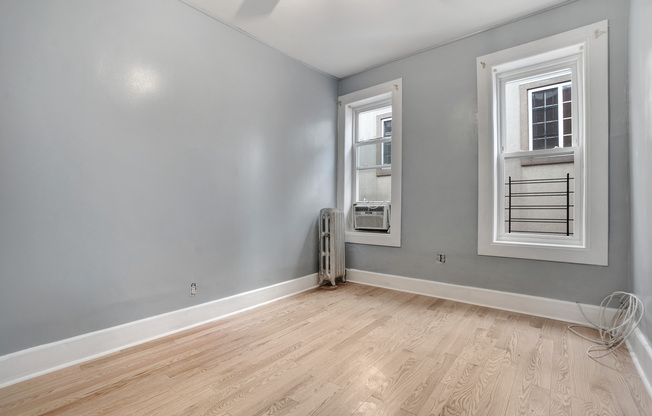 496 E 95 ST