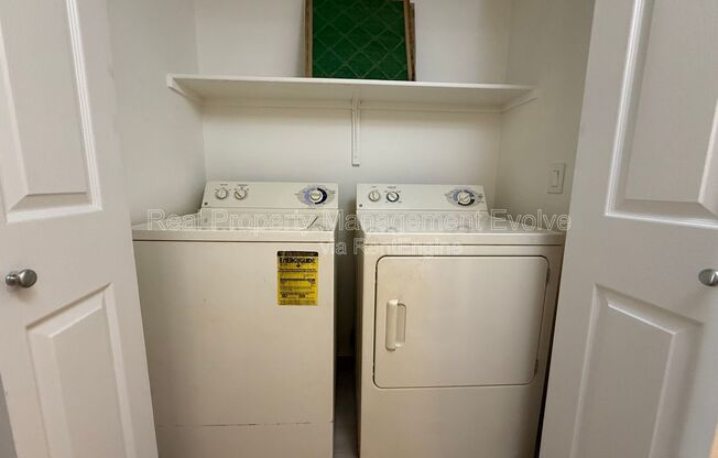 1 bed, 1 bath, 747 sqft, $1,165, Unit Unit 125