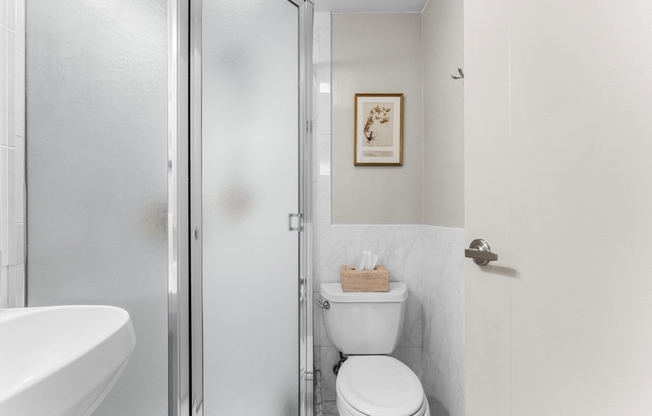2 beds, 2 baths, 950 sqft, $3,800, Unit 512