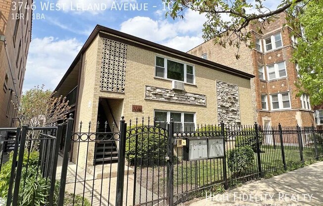 3746 W Leland Ave