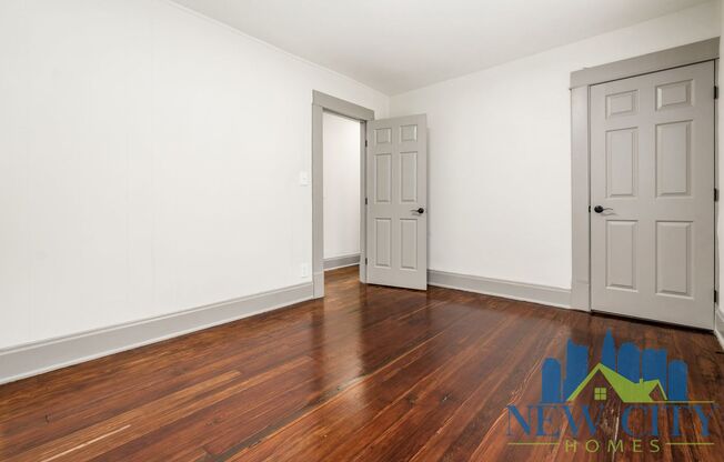 2 beds, 1 bath, 1,193 sqft, $1,324, Unit 1303 W. Broad St. (Rear)