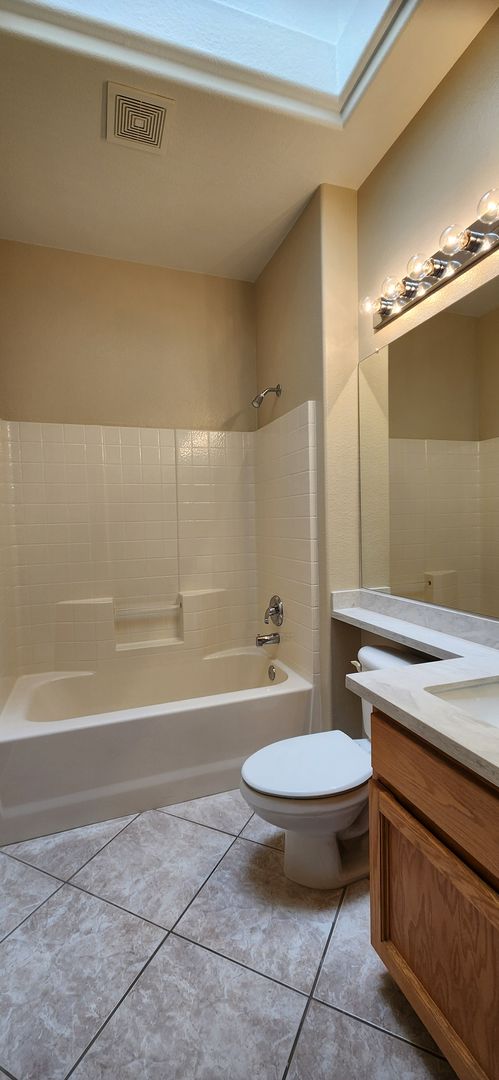 FRESHLY PAINTED 2 Bedroom Patio Home in Age Restricted Sun City Anthem