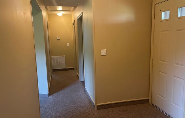 2 beds, 1 bath, 1,015 sqft, $875, Unit 22