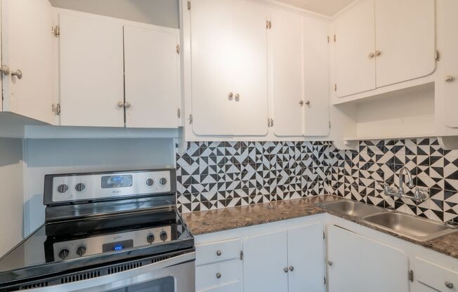 1 bed, 1 bath, $699, Unit 1133