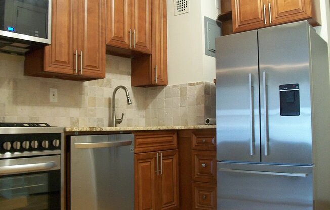 344 E 58 ST
