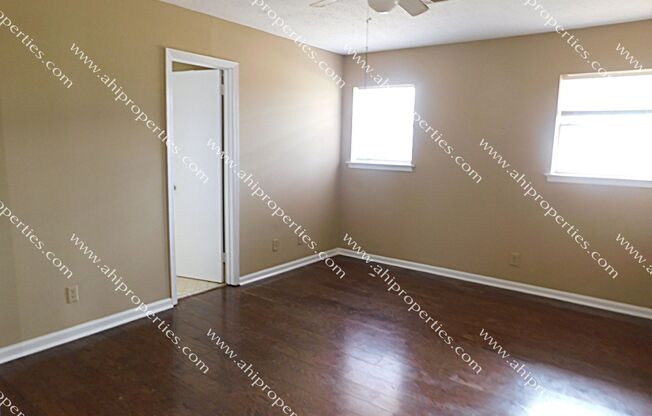 3 beds, 1 bath, $1,150