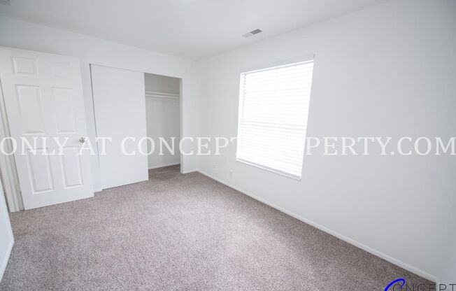 2 beds, 1 bath, 920 sqft, $1,249, Unit 32