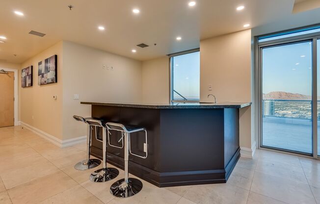 3 beds, 5 baths, $18,975, Unit # 4305