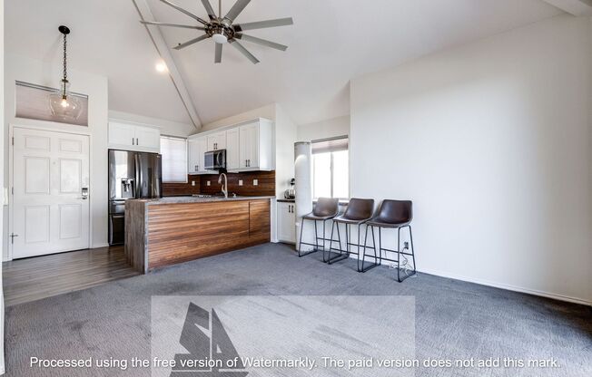 Studio loft in desirable community of Huntington Beach!