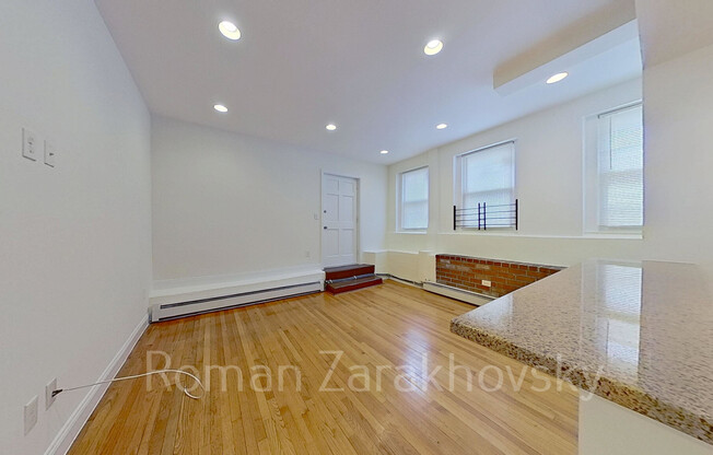 1324 COMMONWEALTH AVE