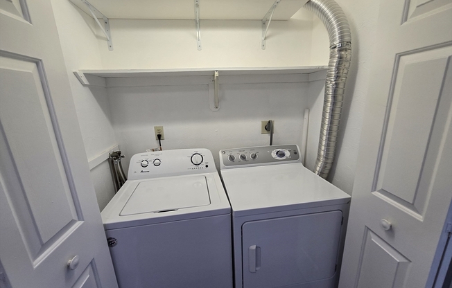 2 beds, 2 baths, 852 sqft, $2,380, Unit 502