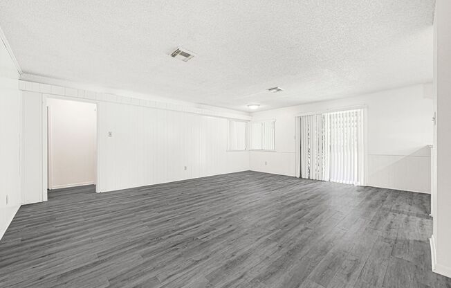 Tranquil Lakeside Living in Conroe!
