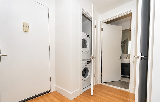 1 bed, 1 bath, 684 sqft, $4,695, Unit 3F