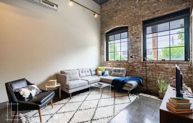 1 bed, 1 bath, $1,650, Unit 727 N. 4th St. Apt. 130