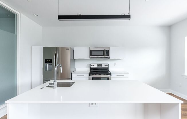 1 bed, 1 bath, 764 sqft, $1,743, Unit GL-15