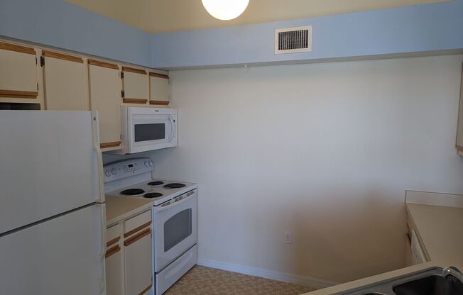 2 beds, 2 baths, $1,695, Unit #FF-204