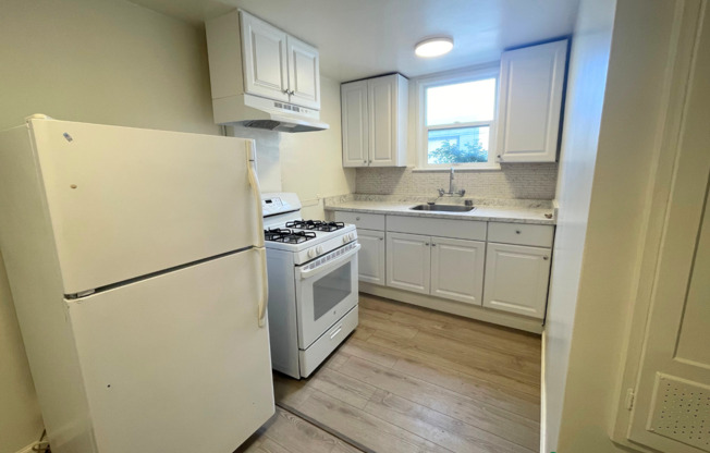 Studio, 1 bath, $1,850, Unit CHI02-06