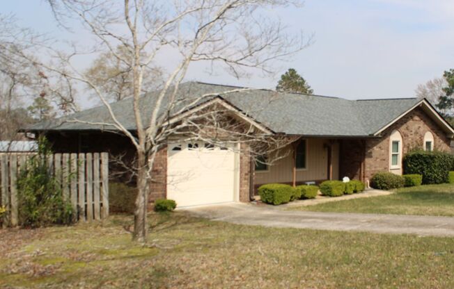 3 Bedroom 2 Bath W/ Garage Hephzibah!