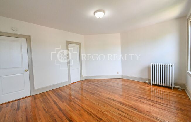 2 beds, 1 bath, $1,550, Unit C1