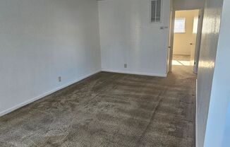 2 beds, 1 bath, $1,850, Unit 4