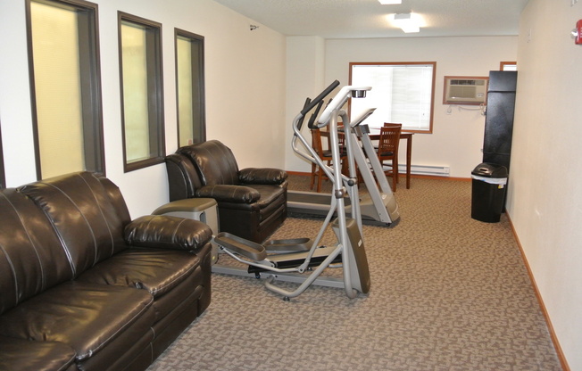 2 beds, 2 baths, 985 sqft, $1,025, Unit 216