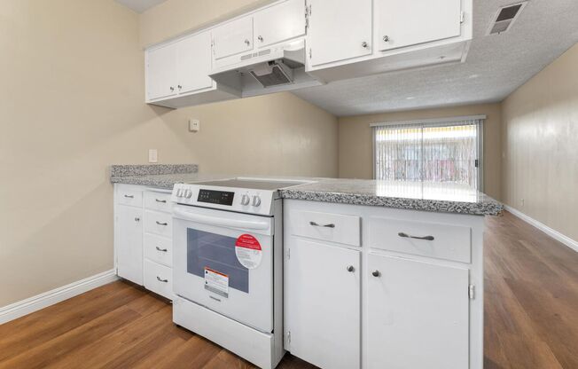 2 beds, 1 bath, 792 sqft, $1,350, Unit 82504