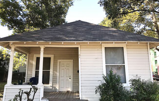 Charming 3/1 House Walking Distance to Campus!