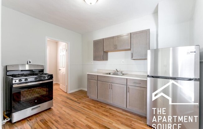 1151 W 19 ST