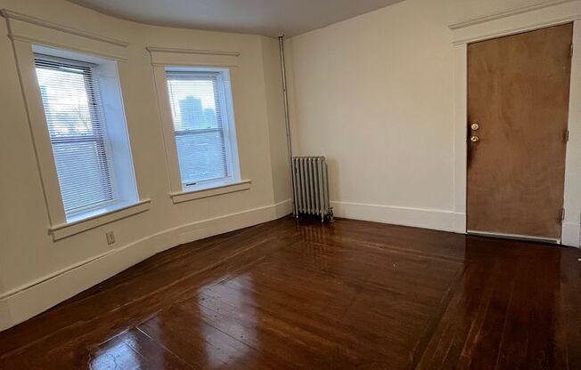 1 bed, 1 bath, $1,200, Unit 304 Union Apt. 2B