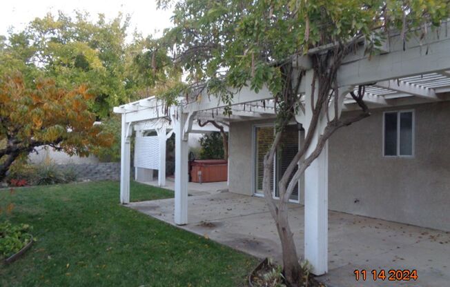 3 beds, 2 baths, $2,700