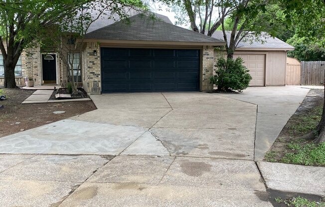 5203 SUTTON CT