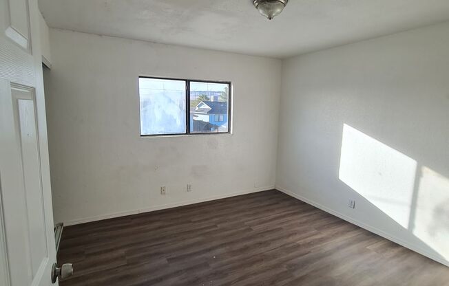 2 beds, 1 bath, 762 sqft, $1,300