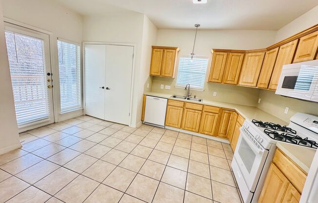 4 Bed 2 bath home in East Austin - Great location renovated home