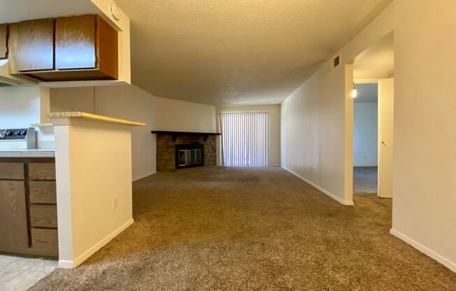 1 Bed 1 Bath Aurora Condo Located Near Cherry Creek Stat Park! Available NOW!!!