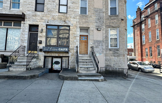 201 E North Ave