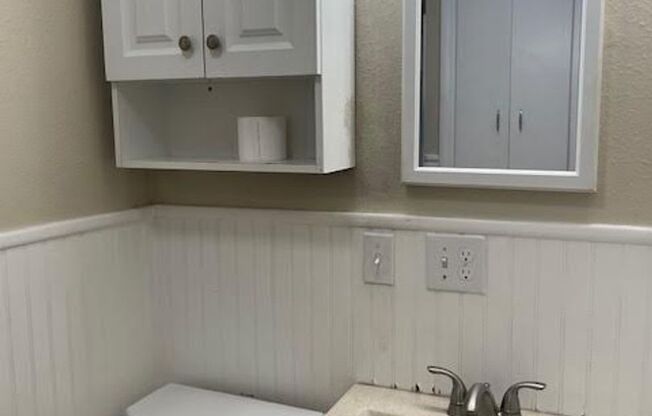 3 beds, 1 bath, $1,425