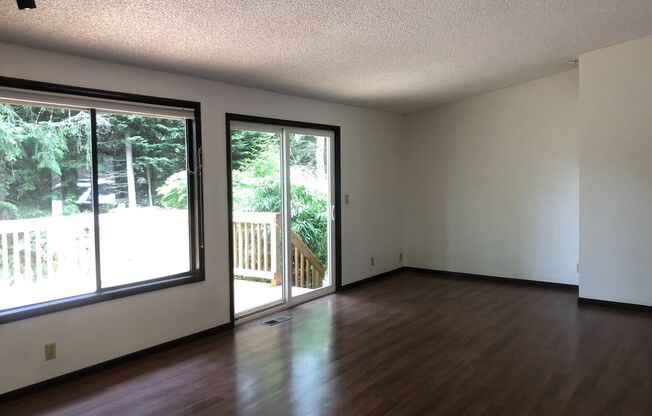 Winslow .... walk to schools, downtown and the ferry from this large open one story home