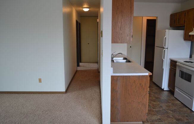 2 beds, 2 baths, 938 sqft, $975, Unit 307