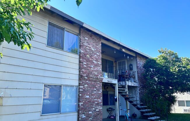 7437 Tiara Way