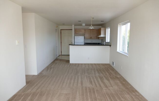 2 beds, 1 bath, 850 sqft, $1,825, Unit D