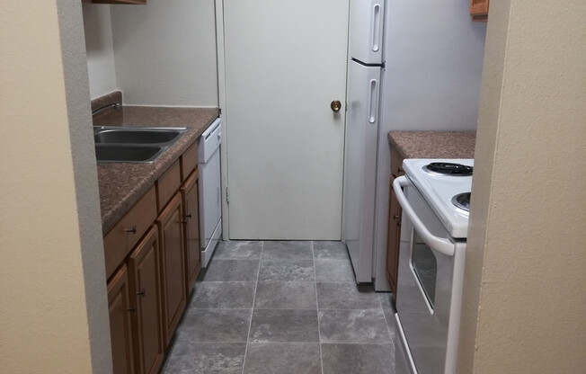 1 bed, 1 bath, 650 sqft, $995, Unit #108