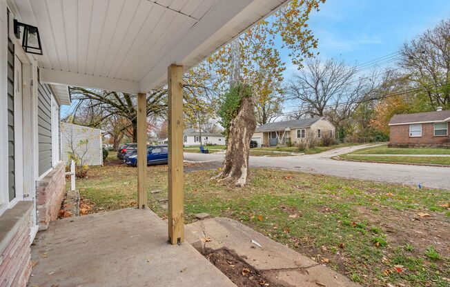 Fully Remodeled 3 bedroom | 1 bathroom | 1 car garage | Springfield! PETS WELCOME!