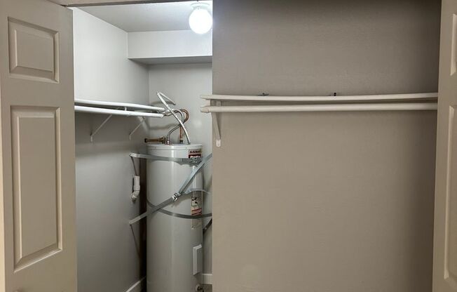 1 bed, 1 bath, 715 sqft, $1,995, Unit 216