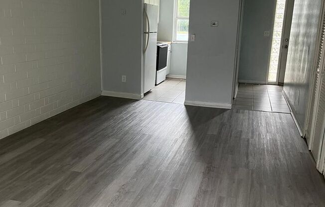 3 beds, 1 bath, $1,250