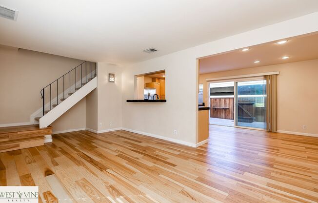 Cozy 3 Bed 1.5 Bath Town Home w/ Private Patio