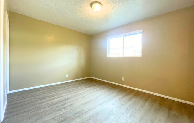 2 beds, 1.5 baths, 948 sqft, $995, Unit Unit 120