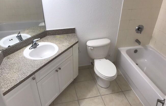 3 beds, 2 baths, 1,079 sqft, $2,600, Unit 13770-204