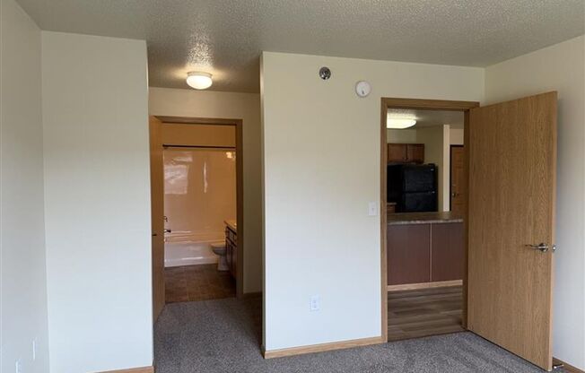 2 beds, 2 baths, 966 sqft, $1,255, Unit 5100-107