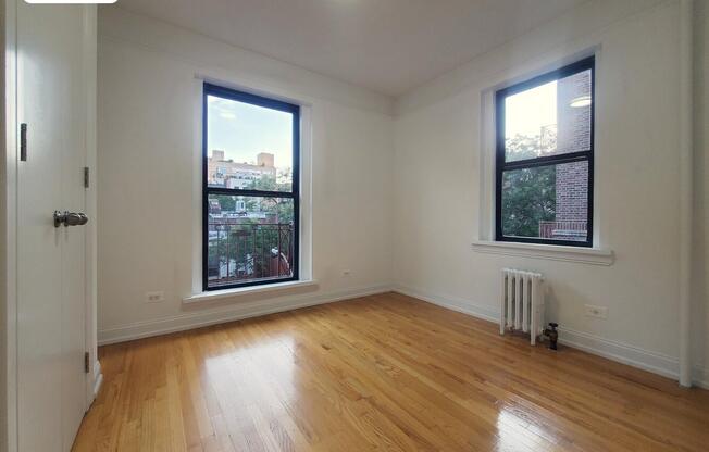 115 W 16 ST