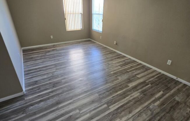 Great open floorplan with 3 bedrooms + Loft